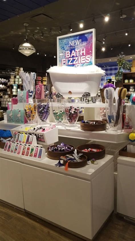 Bath and body works el paso - Bath & Body Works makes fragrance fun with Signature Collection Shower Gel, Body Lotion & Fragrance... 6101 Gateway West, El Paso, TX 79925